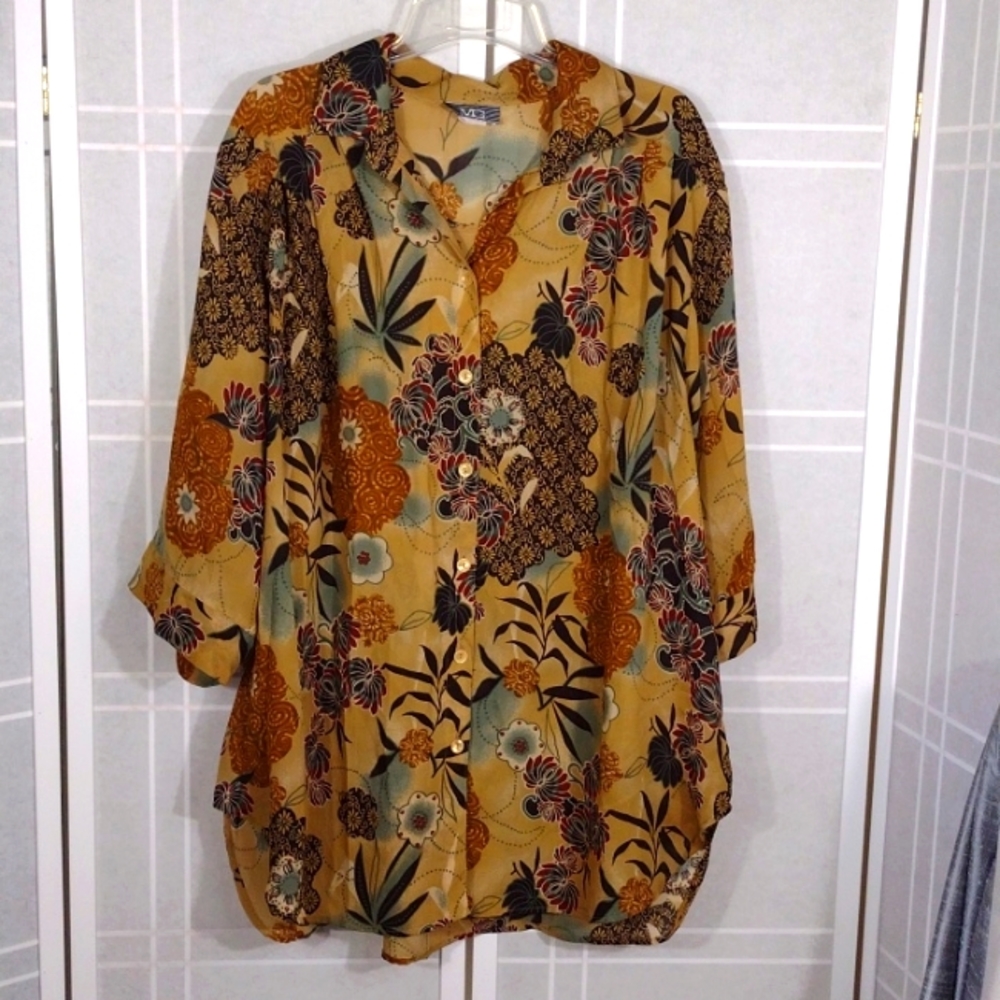 Brown floral button-down tunic.
